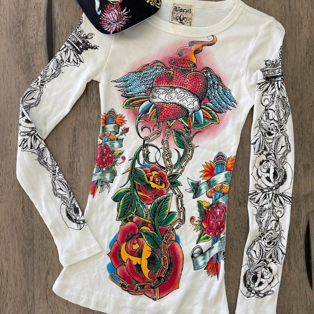 New VOCAL Womens MULTI CRYSTAL OLD SCHOOL IVORY HEART ROSES TATTOO SHIRT L XL